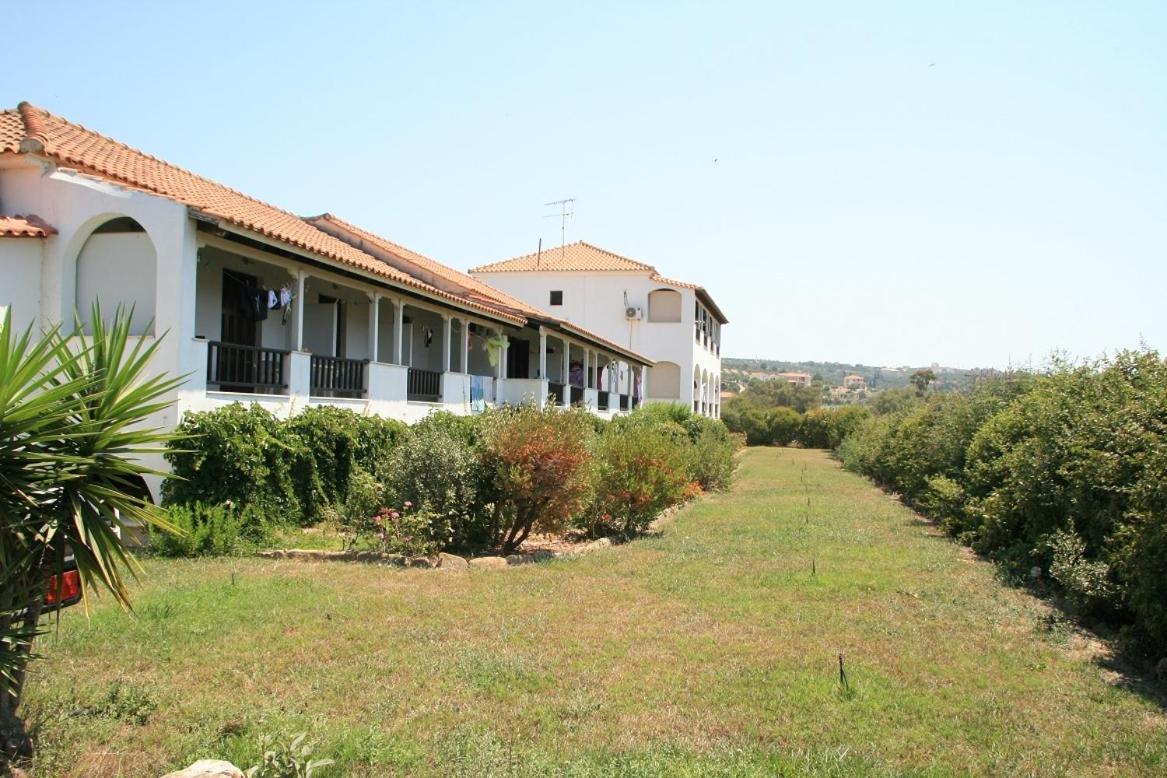 Ilias Apartments Methoni  Zimmer foto